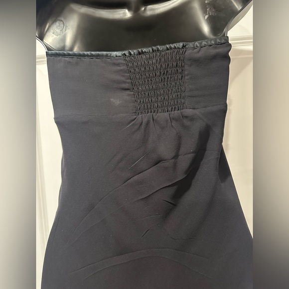 Elegant Strapless Maxi Dress with Abstract Floral Design - Size 14 - Picture 5 of 7